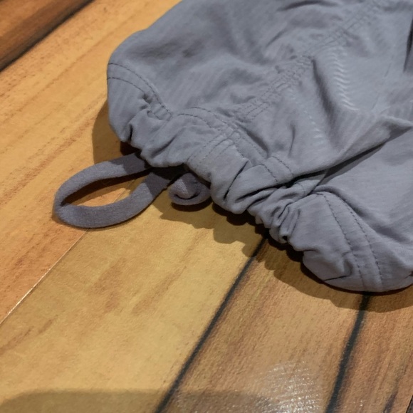 Lululemon grey studio crops - Picture 6 of 6